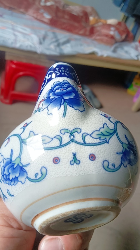 古玩陶瓷青花加彩花卉紋茶壺真品鑒賞圖