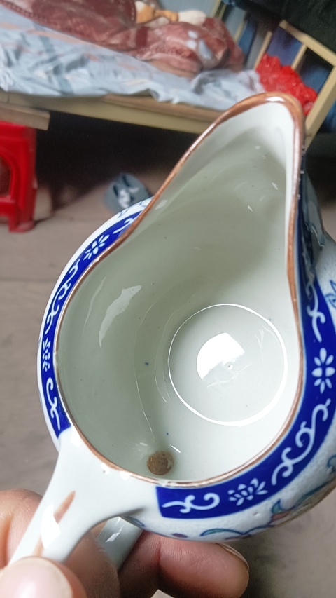 古玩陶瓷青花加彩花卉紋茶壺真品鑒賞圖