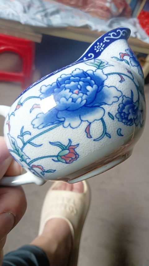 古玩陶瓷青花加彩花卉紋茶壺真品鑒賞圖