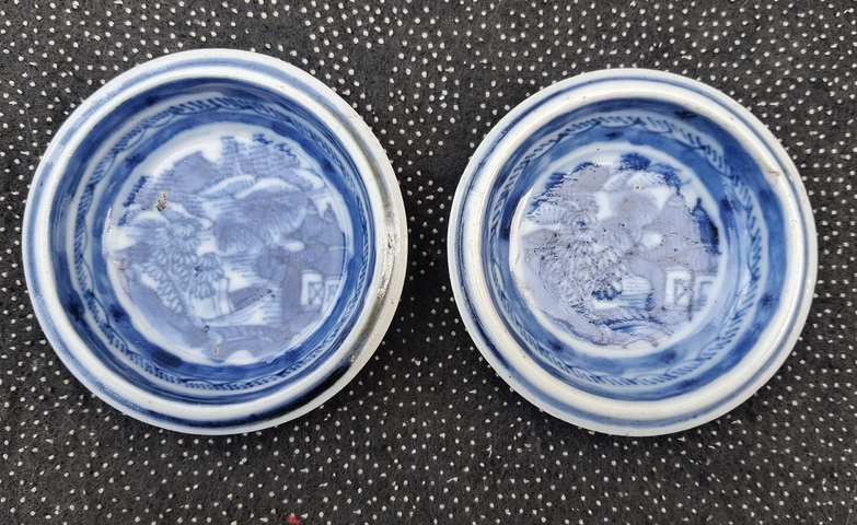 古玩陶瓷樓臺亭閣山水紋青花指捻碟真品鑒賞圖