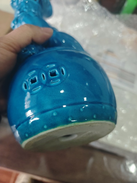 古玩陶瓷孔雀藍(lán)釉獅子塑像真品鑒賞圖