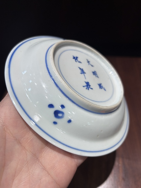 古玩陶瓷青花柳蔭雙駿圖盤真品鑒賞圖