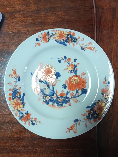 古玩陶瓷青花礬紅描金花卉紋盤真品鑒賞圖