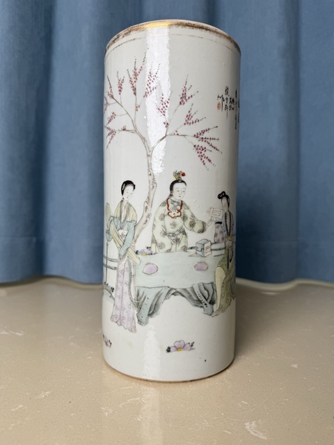 古玩陶瓷粉彩紅樓夢人物帽筒真品鑒賞圖