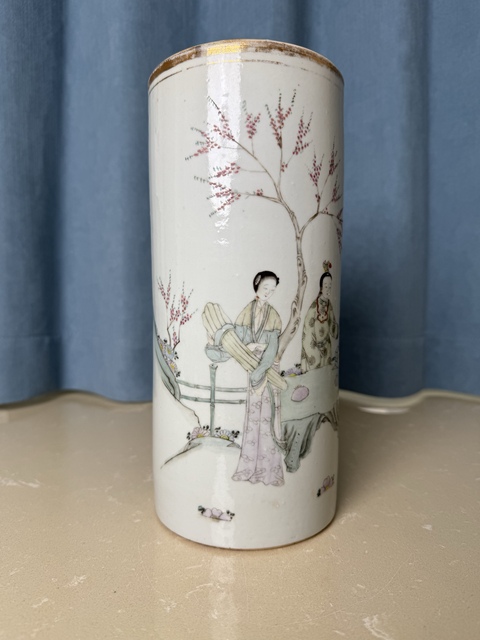 古玩陶瓷粉彩紅樓夢人物帽筒真品鑒賞圖