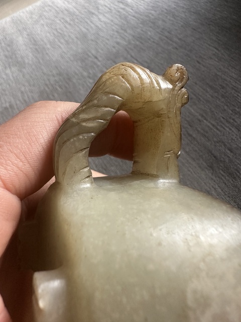 古玩玉器岫玉雕“龍首執杯”真品鑒賞圖