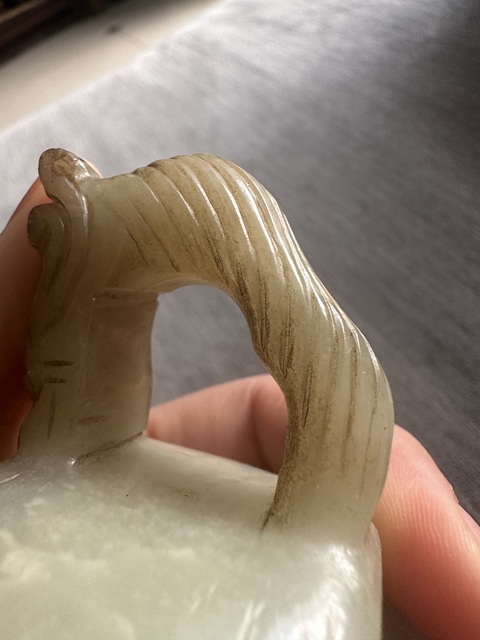 古玩玉器岫玉雕“龍首執杯”真品鑒賞圖