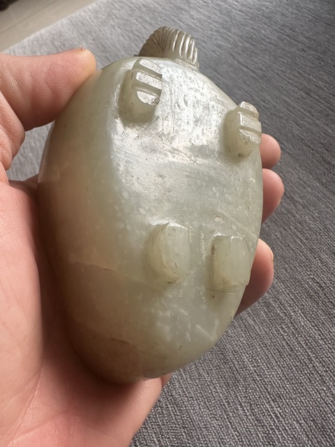 古玩玉器岫玉雕“龍首執杯”真品鑒賞圖