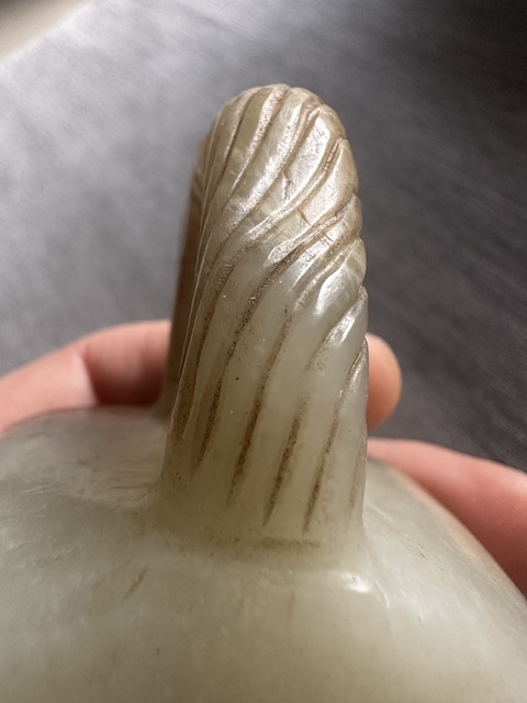 古玩玉器岫玉雕“龍首執杯”真品鑒賞圖