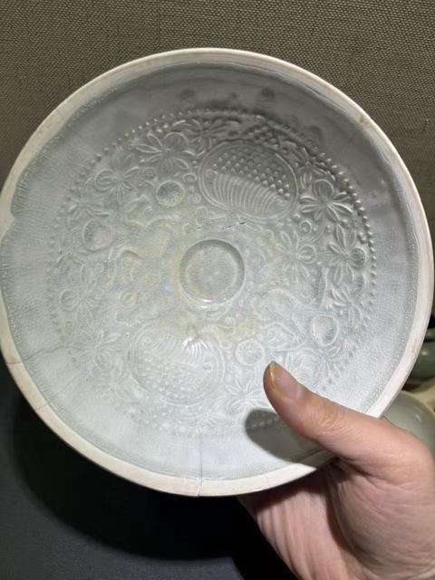 古玩陶瓷青白釉娃娃碗真品鑒賞圖