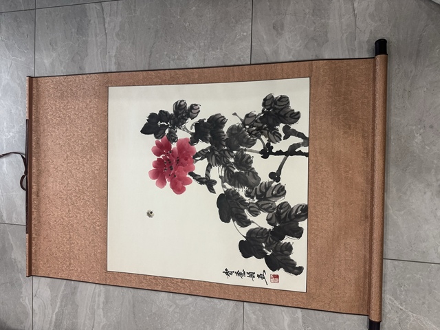 古玩字畫齊慧娟牡丹蜜蜂斗方已經裝裱拍賣，當前價格988元