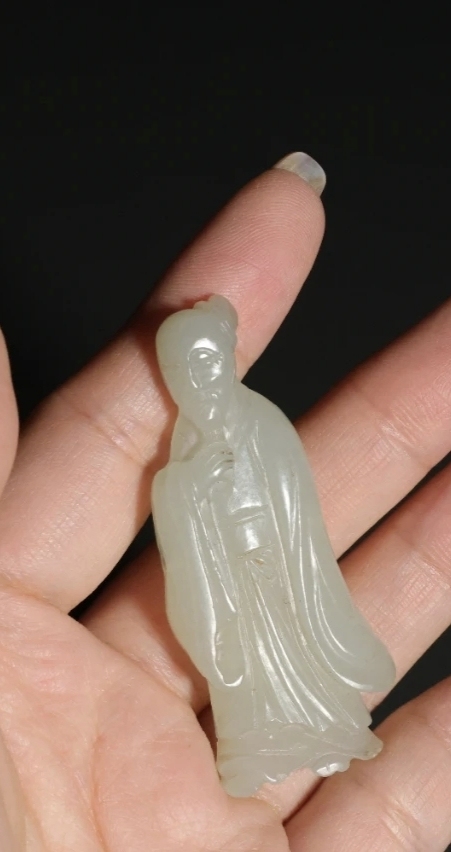 古玩玉器和田玉雕人物題材件真品鑒賞圖