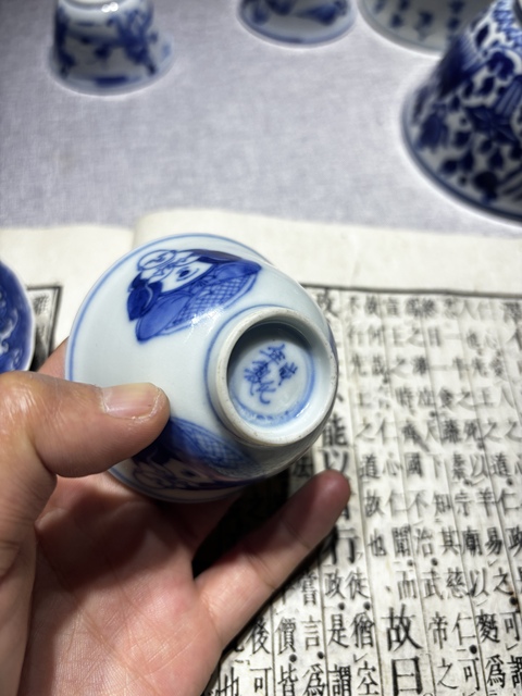 古玩陶瓷青花佛教人物杯真品鑒賞圖