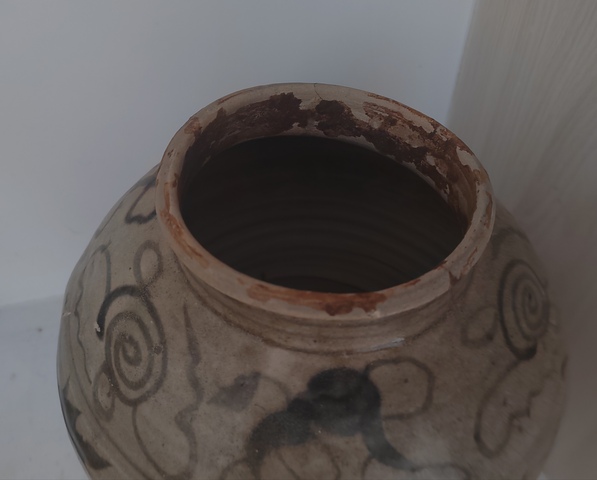 古玩陶瓷花卉紋罐真品鑒賞圖