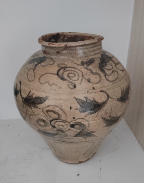 古玩陶瓷花卉紋罐真品鑒賞圖