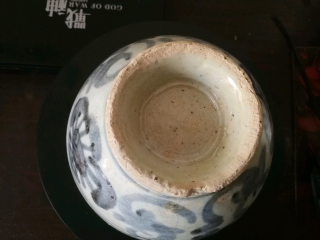 古玩陶瓷青花花卉紋罐真品鑒賞圖