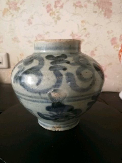 古玩陶瓷青花花卉紋罐真品鑒賞圖