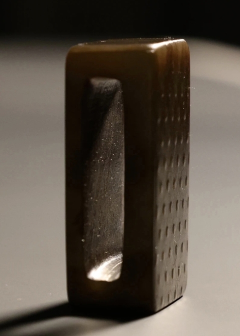 古玩玉器玉帶穿真品鑒賞圖