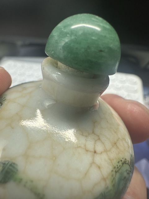 古玩陶瓷清晚期哥釉粉彩山水梅瓶鼻煙壺真品鑒賞圖