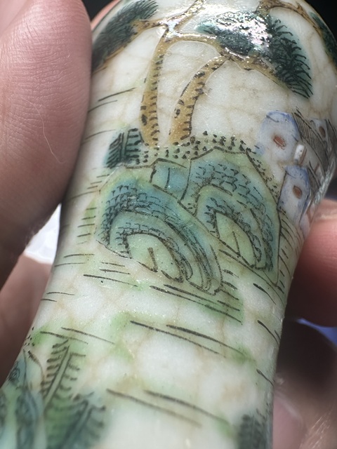 古玩陶瓷清晚期哥釉粉彩山水梅瓶鼻煙壺真品鑒賞圖