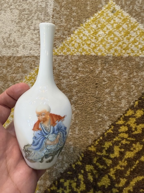 古玩陶瓷人物紋長頸瓶真品鑒賞圖