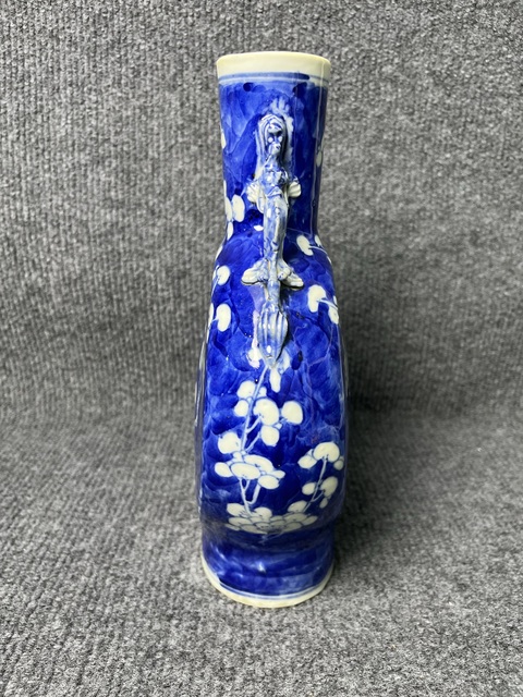 古玩陶瓷冰梅抱月瓶真品鑒賞圖