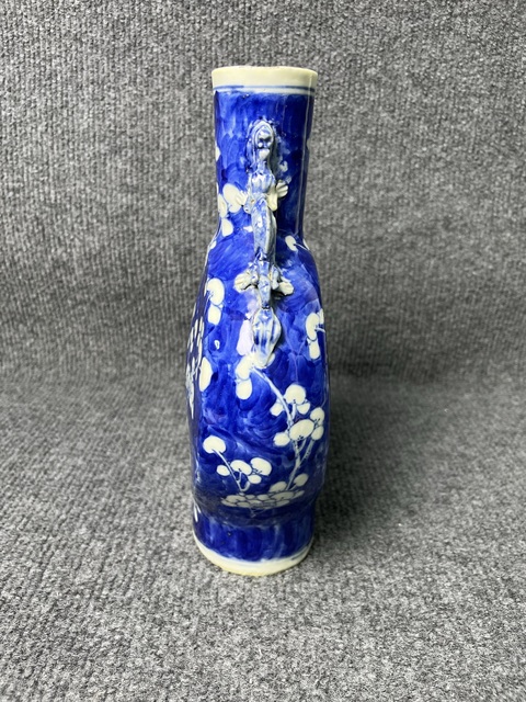 古玩陶瓷冰梅抱月瓶真品鑒賞圖