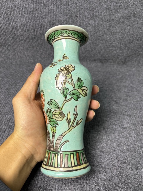 古玩陶瓷松石綠地粉彩牡丹花卉紋觀音瓶真品鑒賞圖