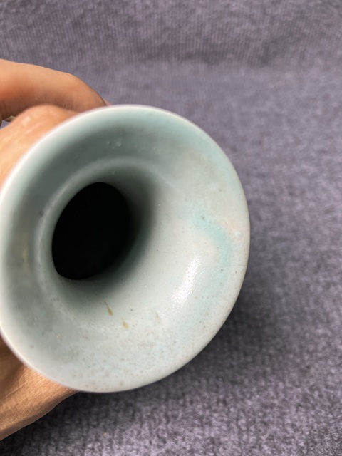 古玩陶瓷松石綠地粉彩牡丹花卉紋觀音瓶真品鑒賞圖