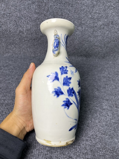古玩陶瓷豆青青花錦雞牡丹紋瓶真品鑒賞圖