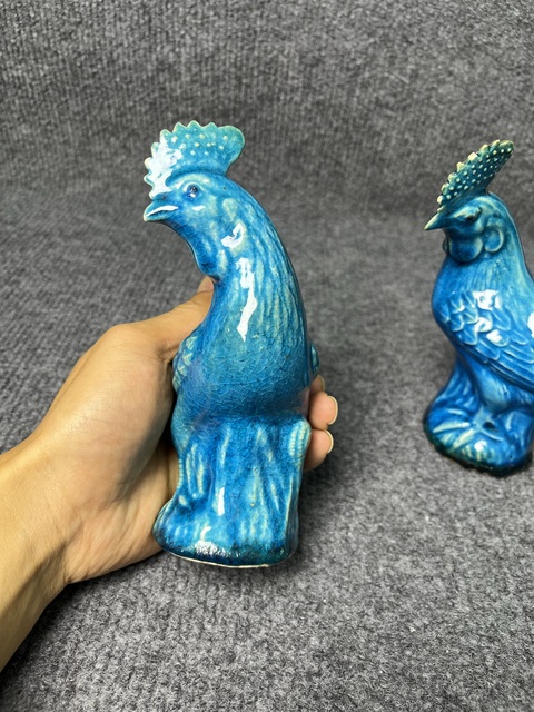 古玩陶瓷孔雀藍釉公雞塑像一對真品鑒賞圖