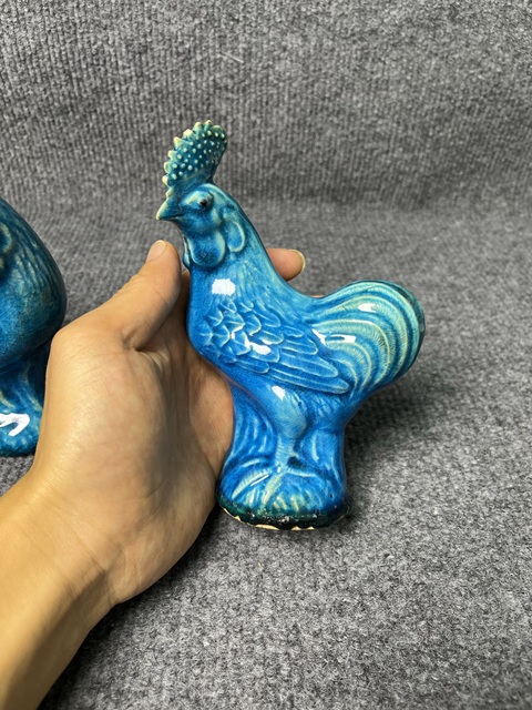 古玩陶瓷孔雀藍釉公雞塑像一對真品鑒賞圖