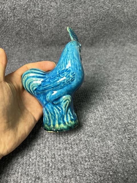 古玩陶瓷孔雀藍釉公雞塑像一對真品鑒賞圖