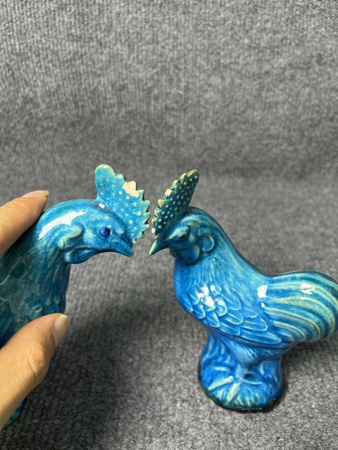 古玩陶瓷孔雀藍釉公雞塑像一對真品鑒賞圖