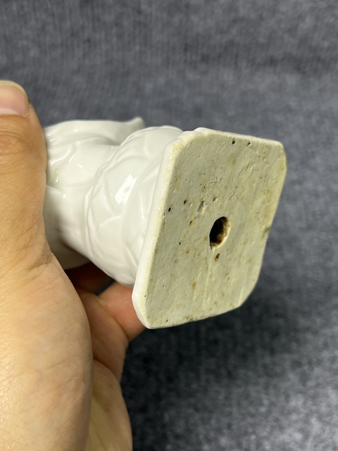 古玩陶瓷德化窯觀音塑像真品鑒賞圖