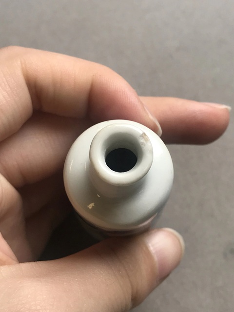 古玩陶瓷青花釉里紅山水鼻煙壺真品鑒賞圖