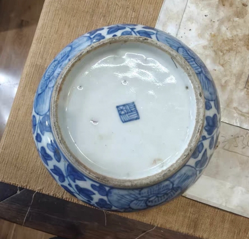 古玩陶瓷花卉紋青花調(diào)色盤真品鑒賞圖