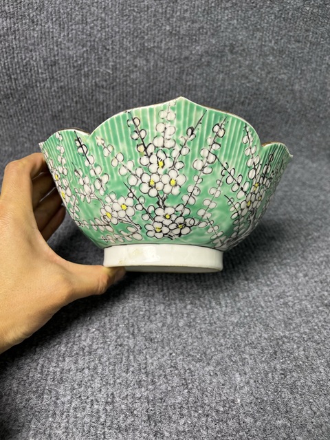 古玩陶瓷綠地冰梅紋花口大碗拍賣，當(dāng)前價(jià)格1388元