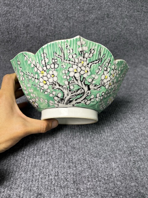 古玩陶瓷綠地冰梅紋花口大碗拍賣，當(dāng)前價(jià)格1388元