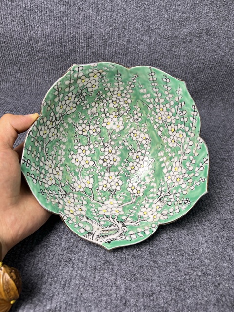 古玩陶瓷綠地冰梅紋花口大碗拍賣，當(dāng)前價(jià)格1388元