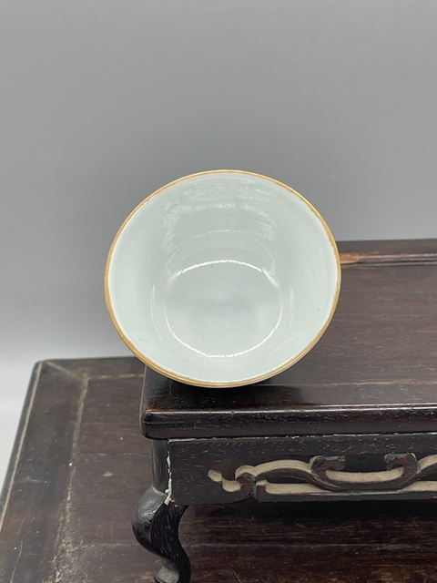 古玩陶瓷礬紅彩印章紋仰鐘杯真品鑒賞圖