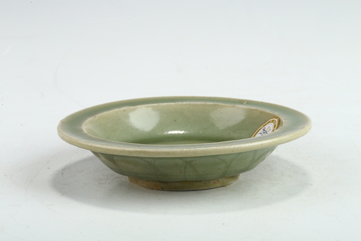 古玩錢幣元末明初·青釉模印花卉紋折沿洗真品鑒賞圖