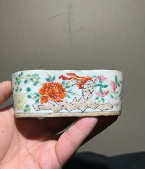 古玩陶瓷晚清粉彩刨花缸真品鑒賞圖