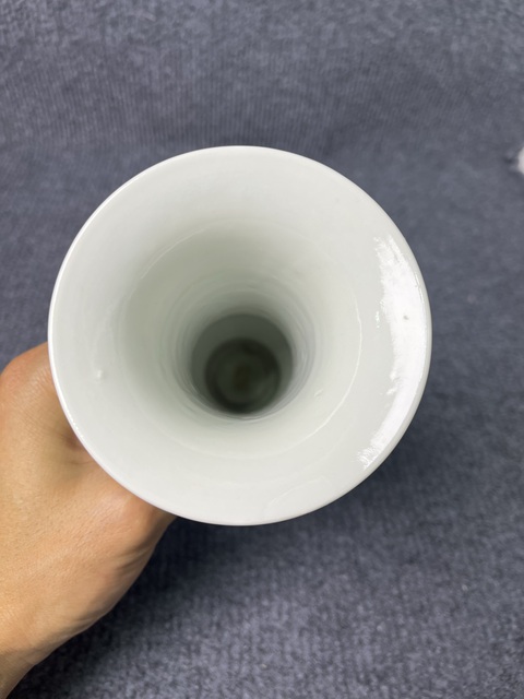 古玩陶瓷青花纏枝西番蓮紋花觚真品鑒賞圖