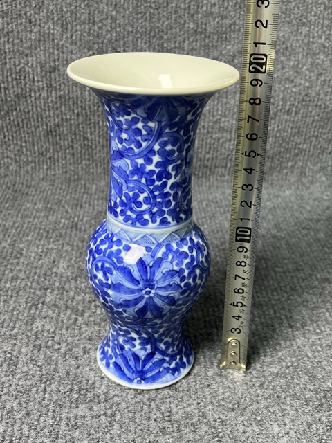 古玩陶瓷青花纏枝西番蓮紋花觚真品鑒賞圖