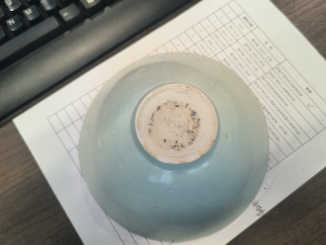 古玩陶瓷湖田窯青白釉刻花碗真品鑒賞圖