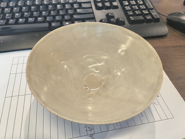 古玩陶瓷青白釉刻花碗真品鑒賞圖