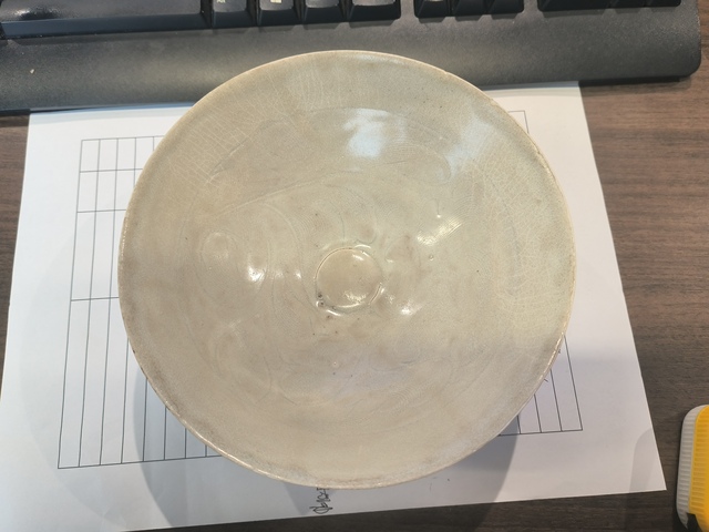 古玩陶瓷青白釉刻花碗真品鑒賞圖