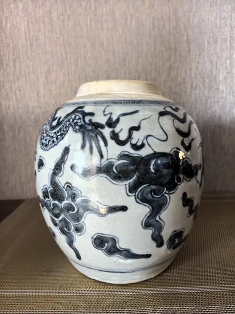 古玩陶瓷青花云龍紋罐真品鑒賞圖