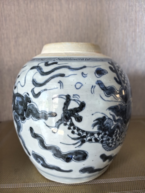 古玩陶瓷青花云龍紋罐真品鑒賞圖